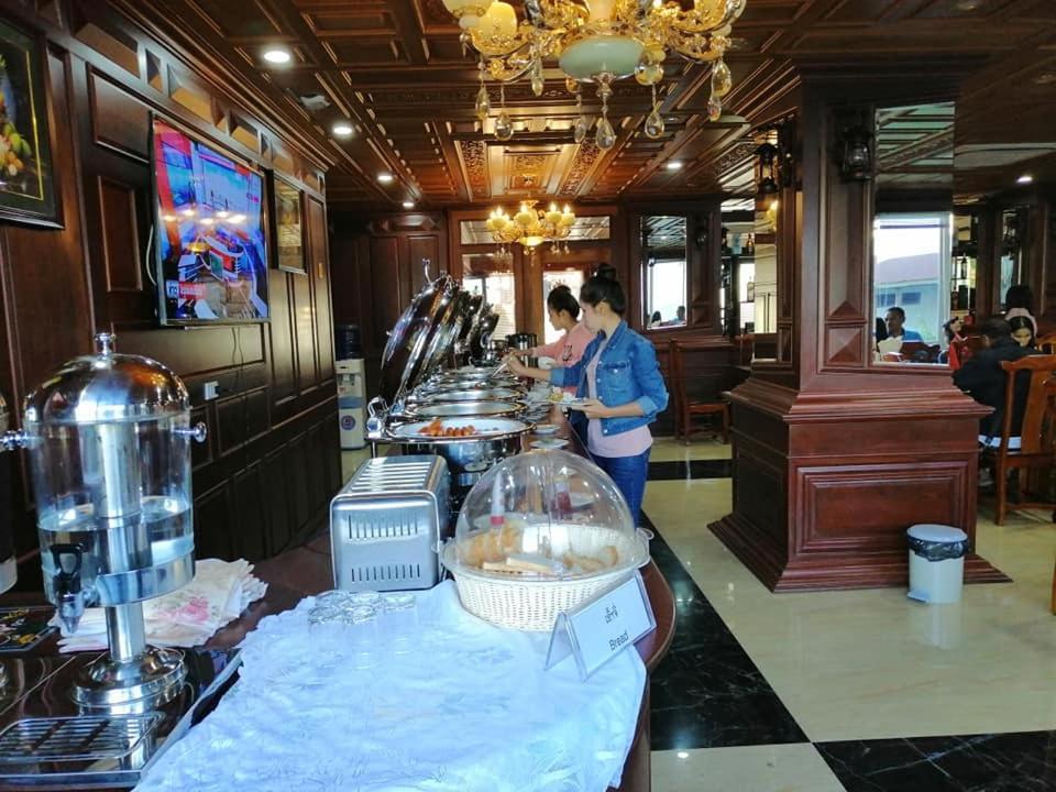Soubandith Hotel Pakxe Eksteriør billede