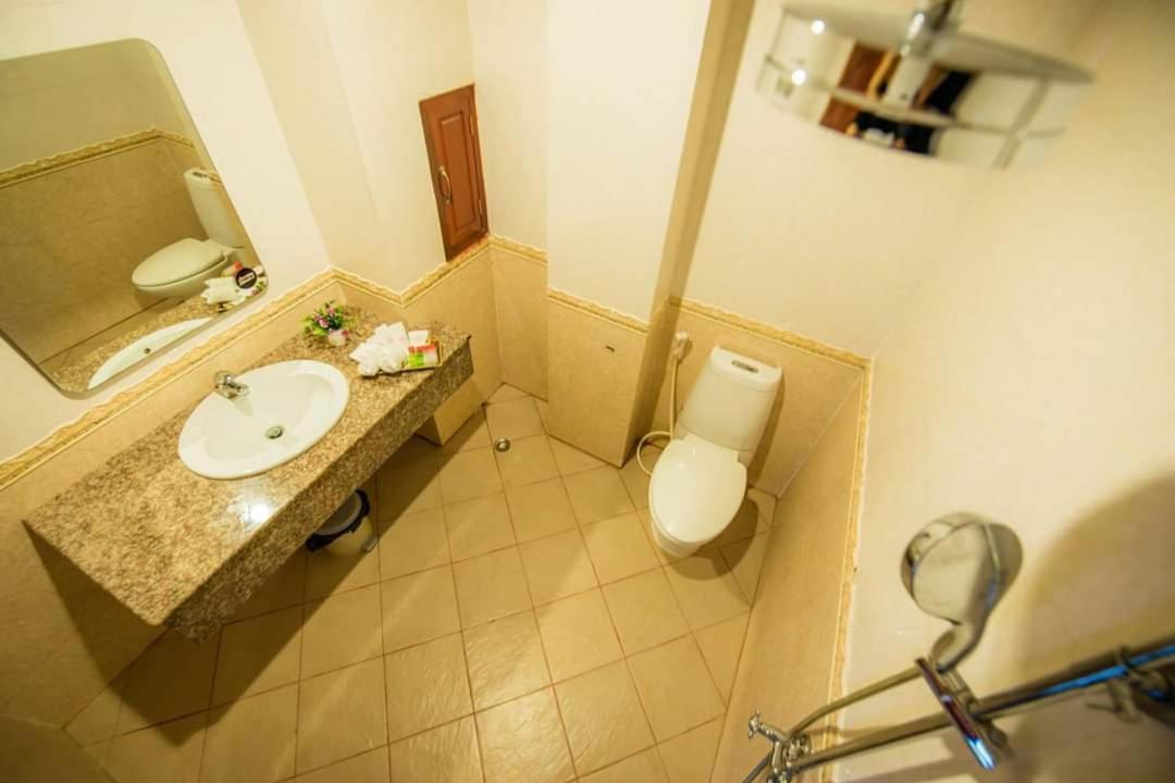 Soubandith Hotel Pakxe Eksteriør billede